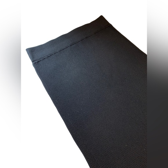 Club Monaco Ribbed Knit Tube Skirt Size M - Picture 2 of 5